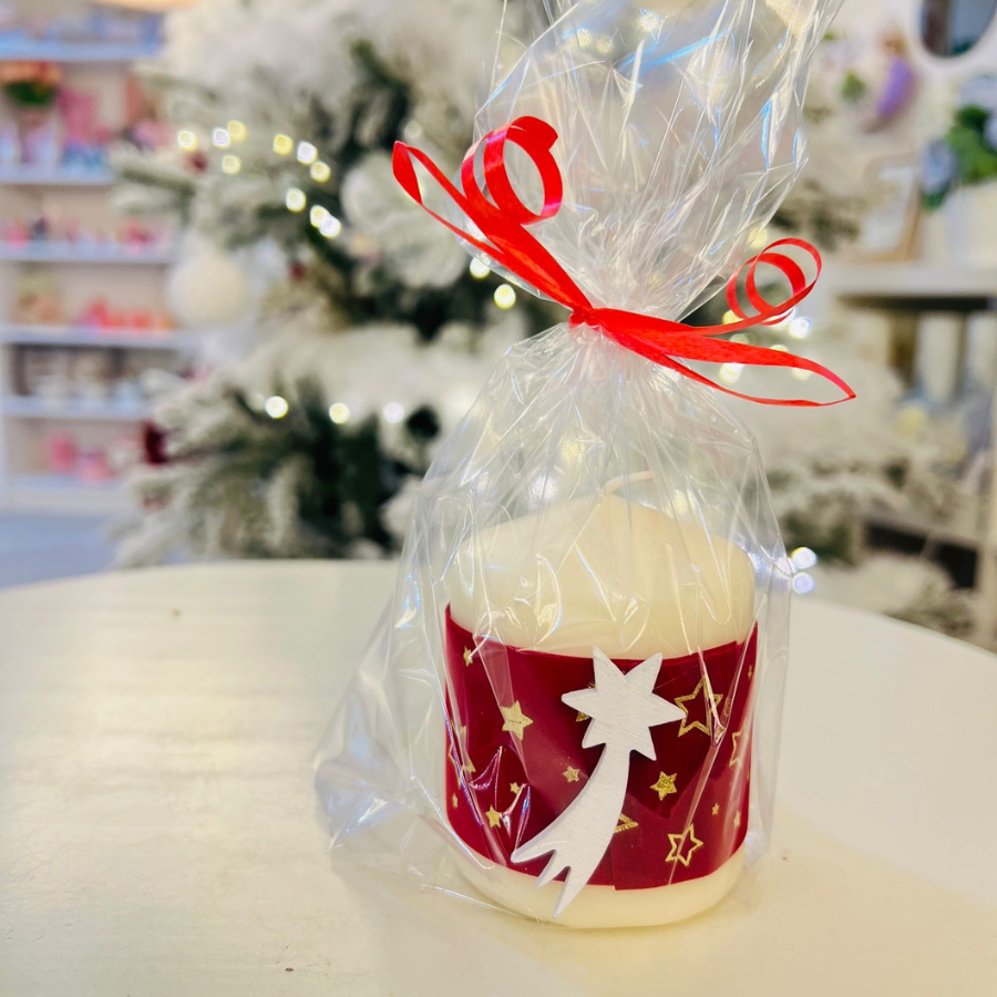 Lumânare de Crăciun albă cu bandă roșie și stea decorativă!