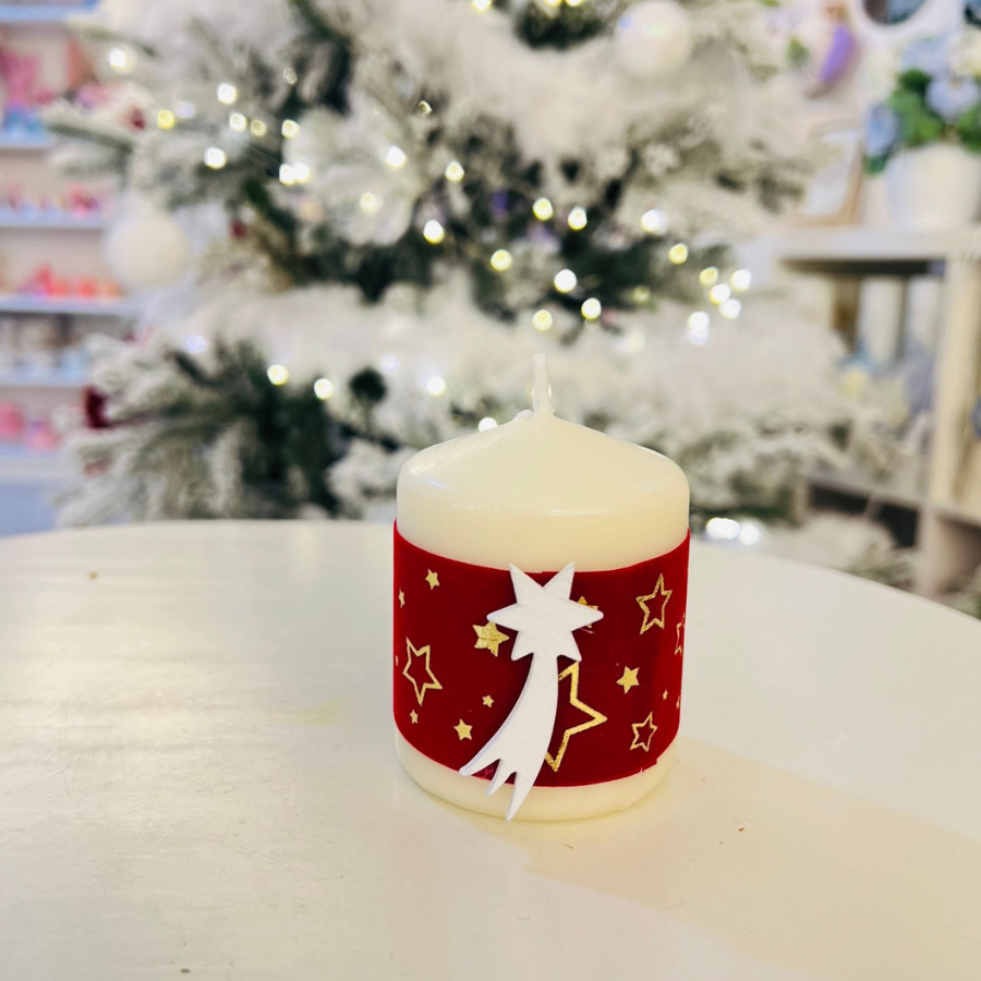 Lumânare de Crăciun albă cu bandă roșie și stea decorativă!