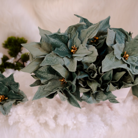 Floare crăciuniță lucrată manual