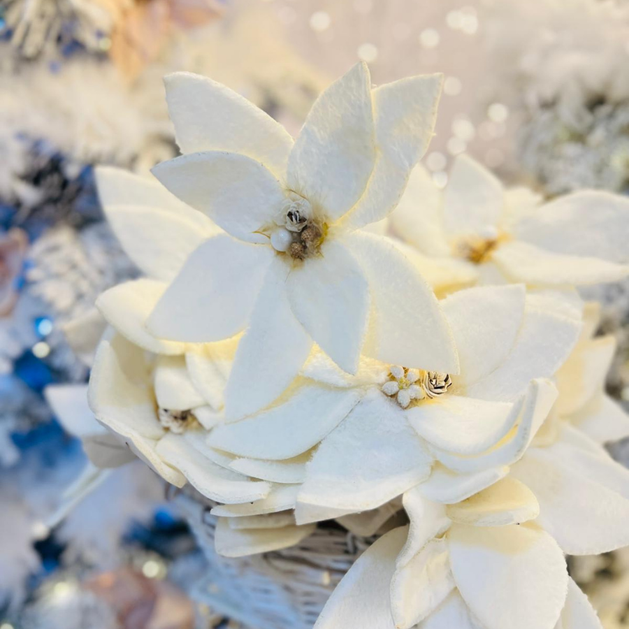 Crăciuniță lucrată manual din blanita cu clips de prindere!