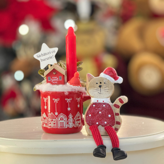 Aranjament Handmade de Crăciun în Ceașcă Roșie cu Lumânare și Pisicuță