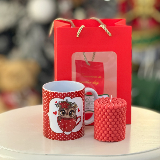 Set Cadou de Crăciun cu Cană Decorată și Lumânare Handmade – Cadoul Id