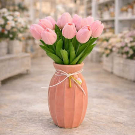 Vază din ceramică cu lalele roz - Eleganță care durează!