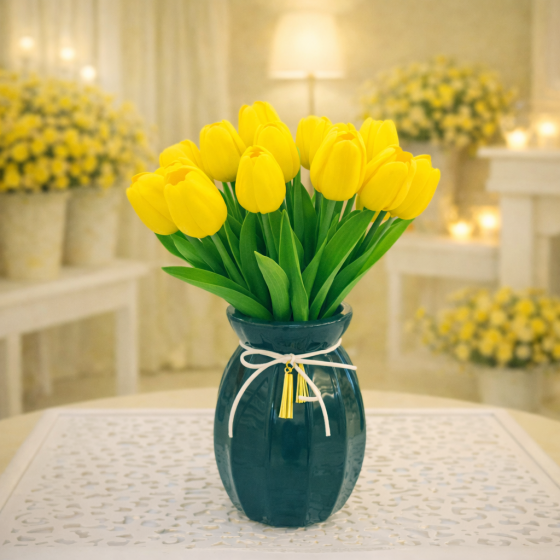 Idee de cadou 1-8 Martie – Vaza din ceramica cu lalele galbene
