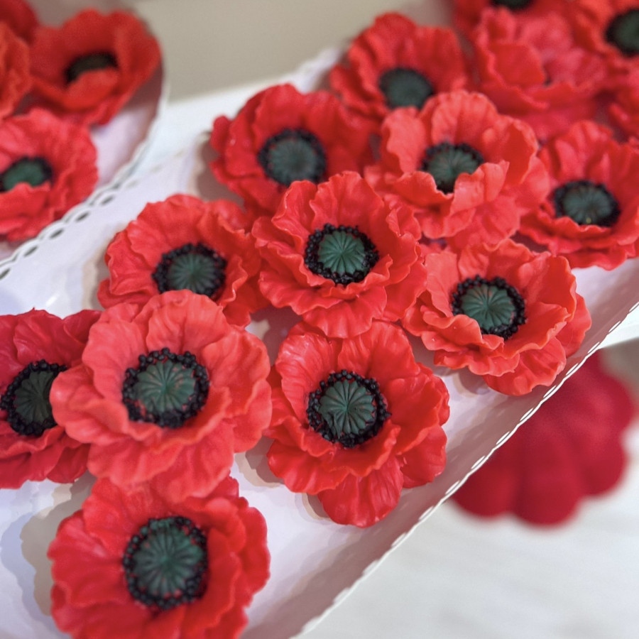 Floare mac din sapun lucrata manual – Decor floral elegant