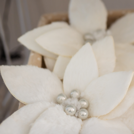 Floare crăciuniță din blăniță ALBĂ cu inserții gri