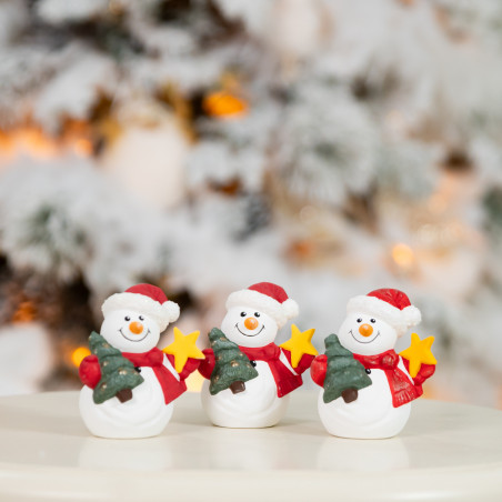 Om de zăpadă BUCURIA Crăciunului